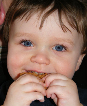baby & cookie
